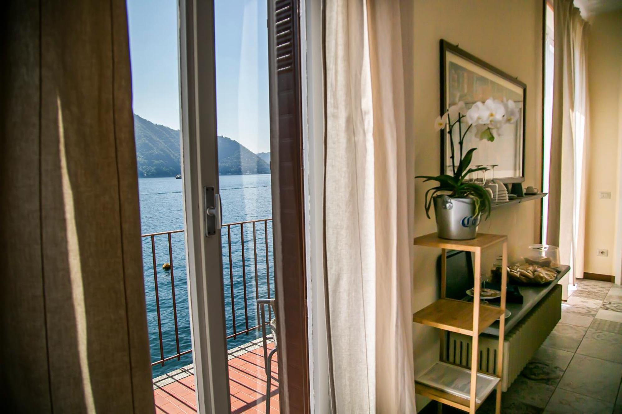 Darsena Di Riva Grande Hotel Moltrasio Kültér fotó