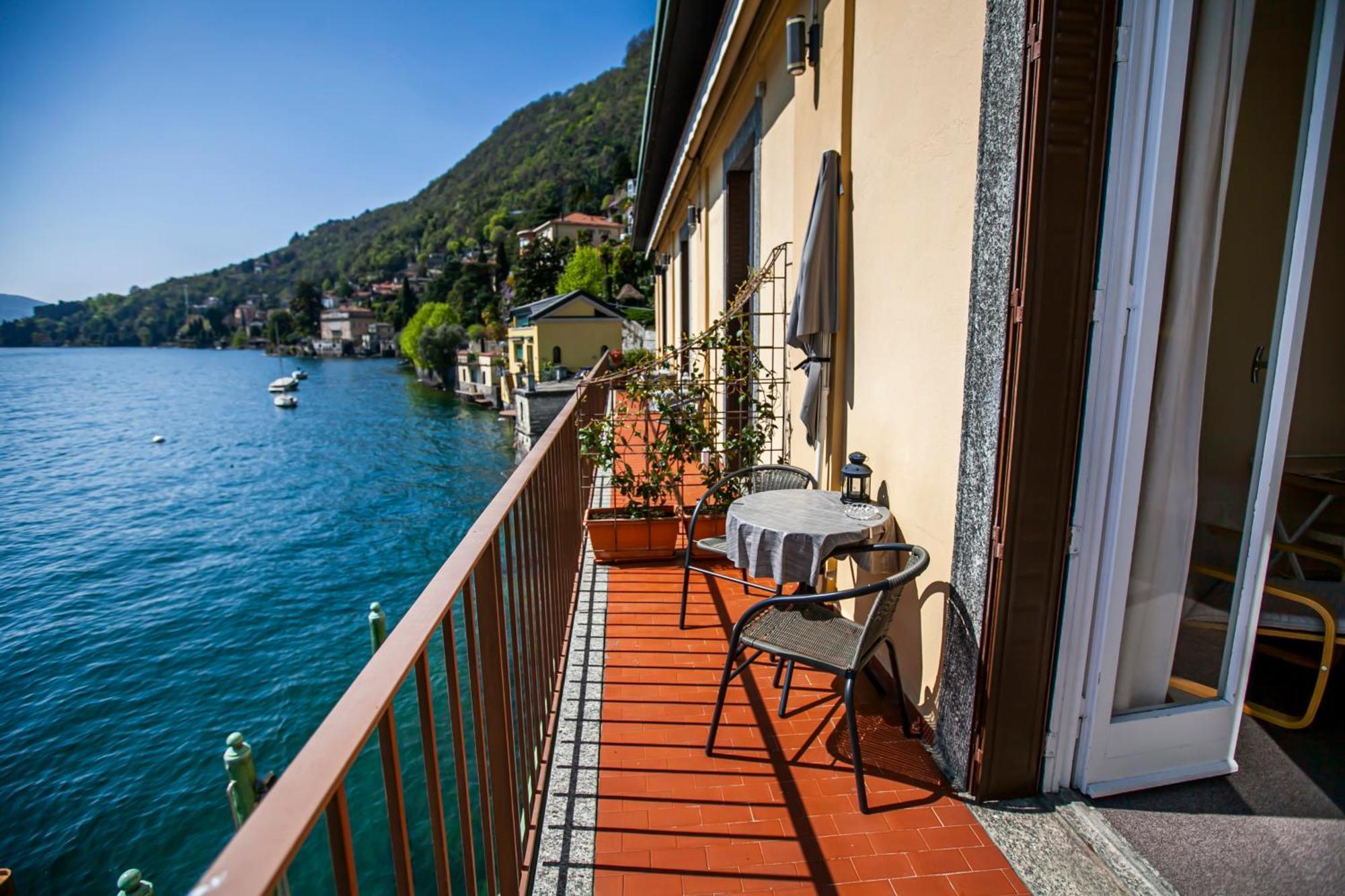 Darsena Di Riva Grande Hotel Moltrasio Kültér fotó